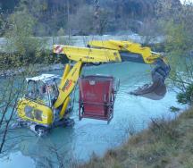Un échantillon de volume a été prélevé pour déterminer la répartition granulométrique du matériau du lit. On en a déduit des diamètres de granulométrie caractéristiques pour la rugosité et la stabilité du lit.