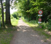 Anlässlich des Feldtags werden Massnahmen definiert, welche im Rahmen einzelner Einsatzaufträge umzusetzen sind. Hier ein Beispiel für die Sperrung des Dammwegs entlang der Emme.