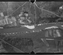 Flugaufnahme von 1931 mit den Geschiebebänken im Mündungsbereich der Vispa und des Baltschiederbachs. Beide Mündungsbereiche wurden / werden im Rahmen der 3. Rhonekorrektion Baulos 6 umgestaltet.