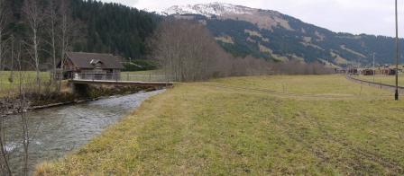 Le projet permet entre autres de protéger la ligne ferroviaire reliant Zweisimmen à Lenk contre les inondations.